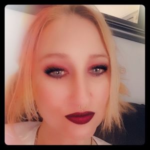 Meet your Posher, Angie